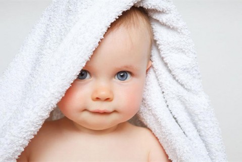 母乳喂养多久最好 母乳到2岁的成都捐卵宝宝智商高吗